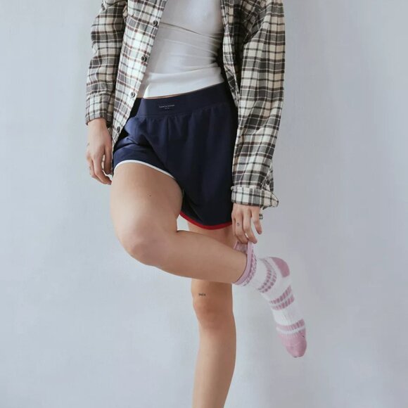 NWT Urban Outfitters Cozy Eyelash Pink Striped Crew Socks - Picture 4 of 6